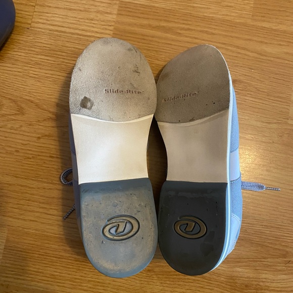 Dexter Women’s Bowling Shoes - Picture 2 of 3